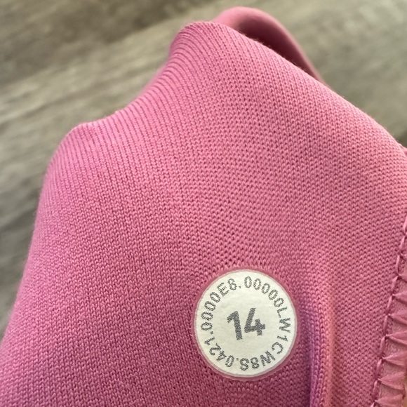 Pink Cropped Tank Top - Picture 3 of 3